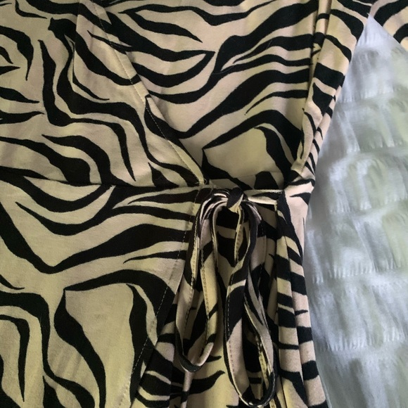 H&M WRAP TIGER STRIPE DRESS SIZE M - Picture 3 of 5